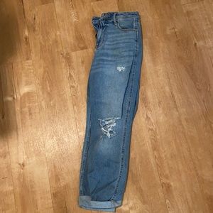 Hollister Curvy ultra high-rise mom jean